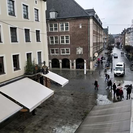Apartamento Avi Deluxe Altstadt Apart Düsseldorf Exterior foto